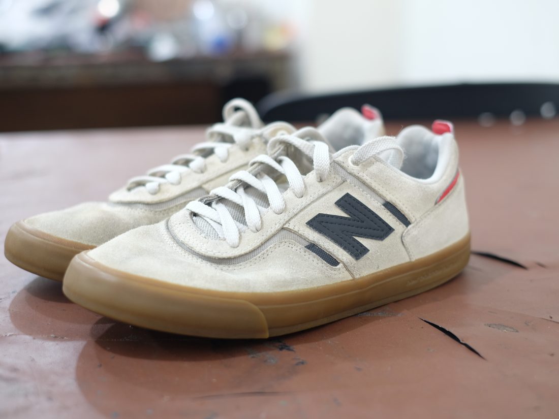 Sesudah cuci — sepatu suede New Balance Numeric bersih dan segar, hasil deep clean di Cilandak